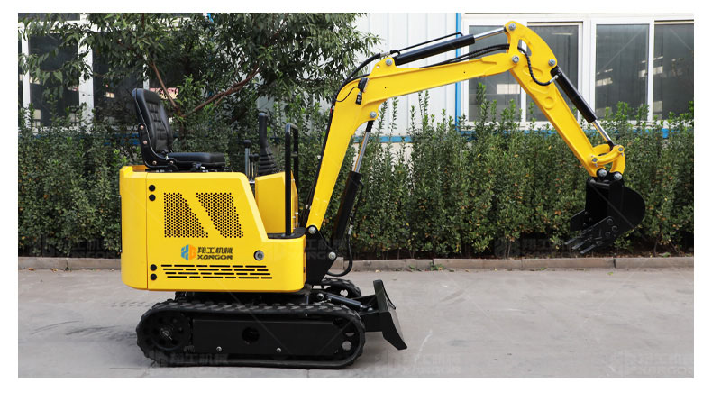 小型挖掘机